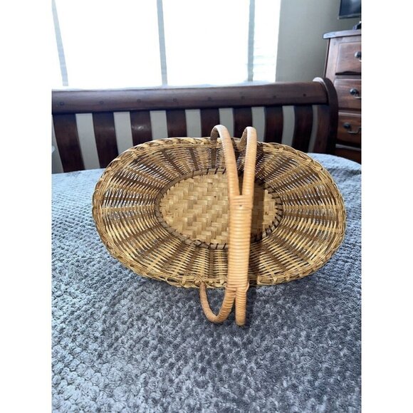 Vintage Wicker 15" X 13" Gathering Basket w/woven Handle - Picture 10 of 11
